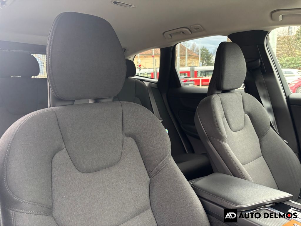 Volvo XC60 B4/2022/1MAJ.AT,TAŽ,MOMENTUM PRO -ZÁRUKA 24MĚS