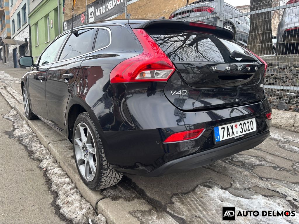 Volvo V40 D2/2016/AT