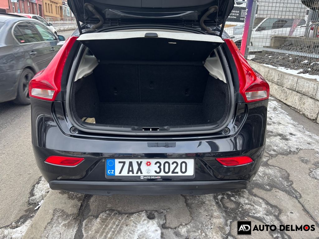 Volvo V40 D2/2016/AT