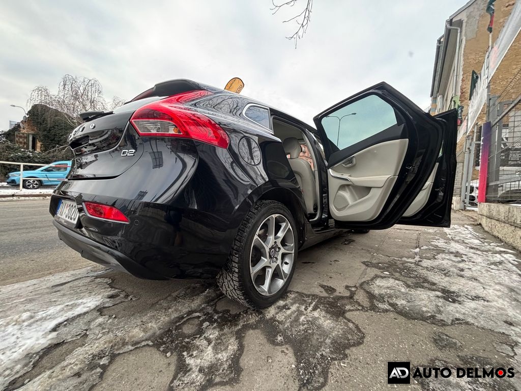 Volvo V40 D2/2016/AT