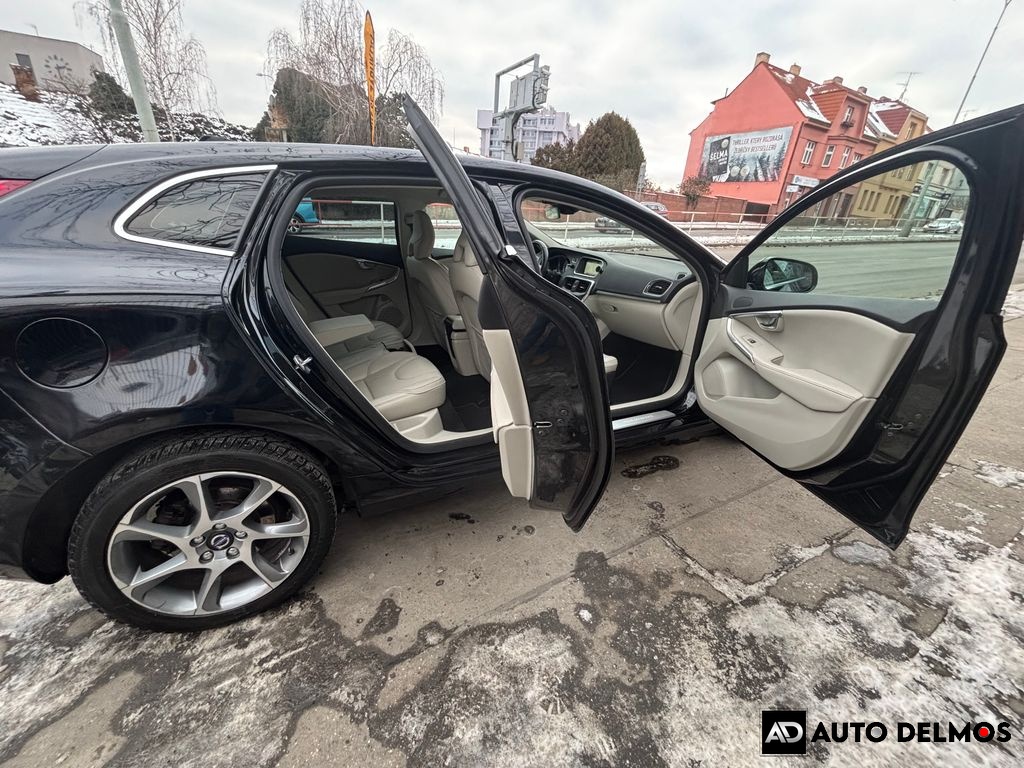 Volvo V40 D2/2016/AT