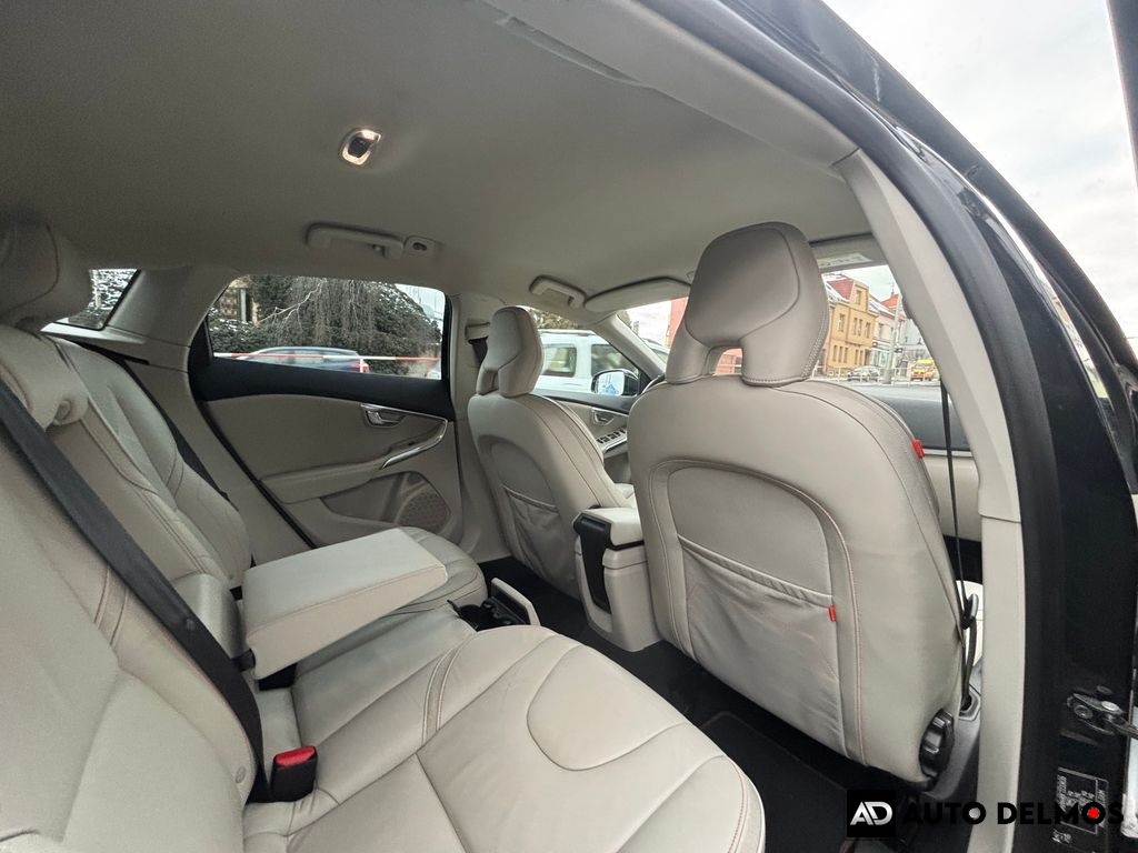 Volvo V40 D2/2016/AT