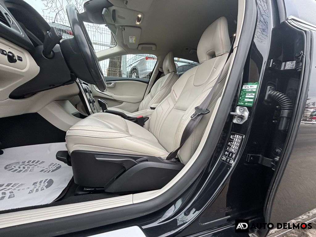 Volvo V40 D2/2016/AT
