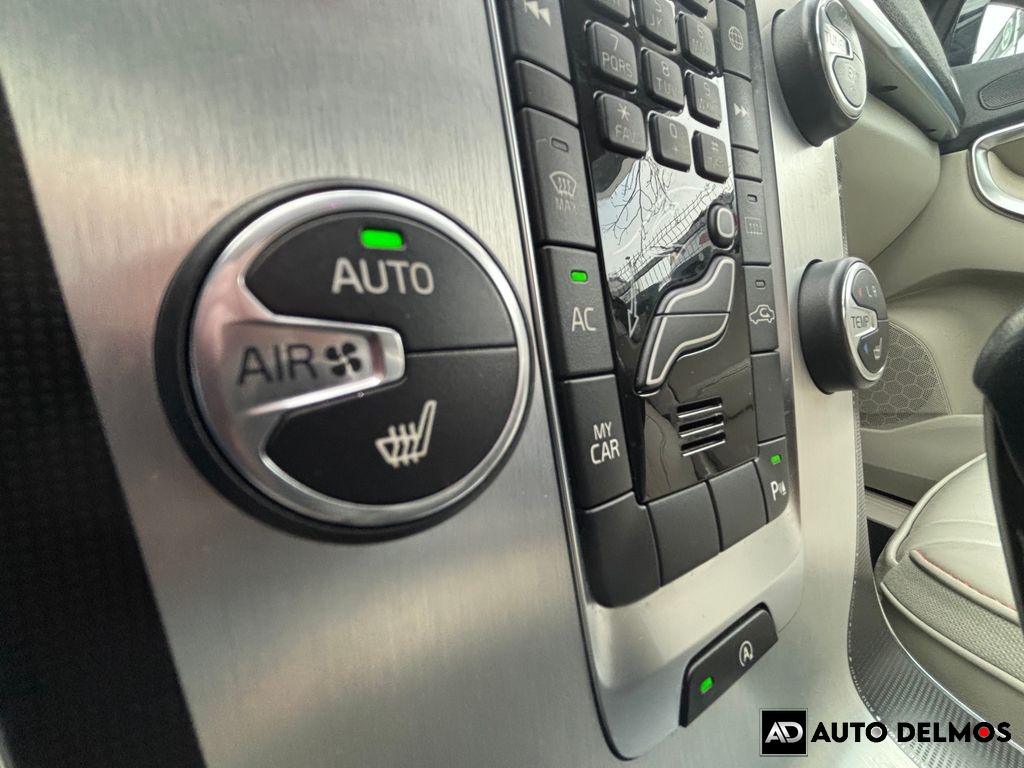 Volvo V40 D2/2016/AT