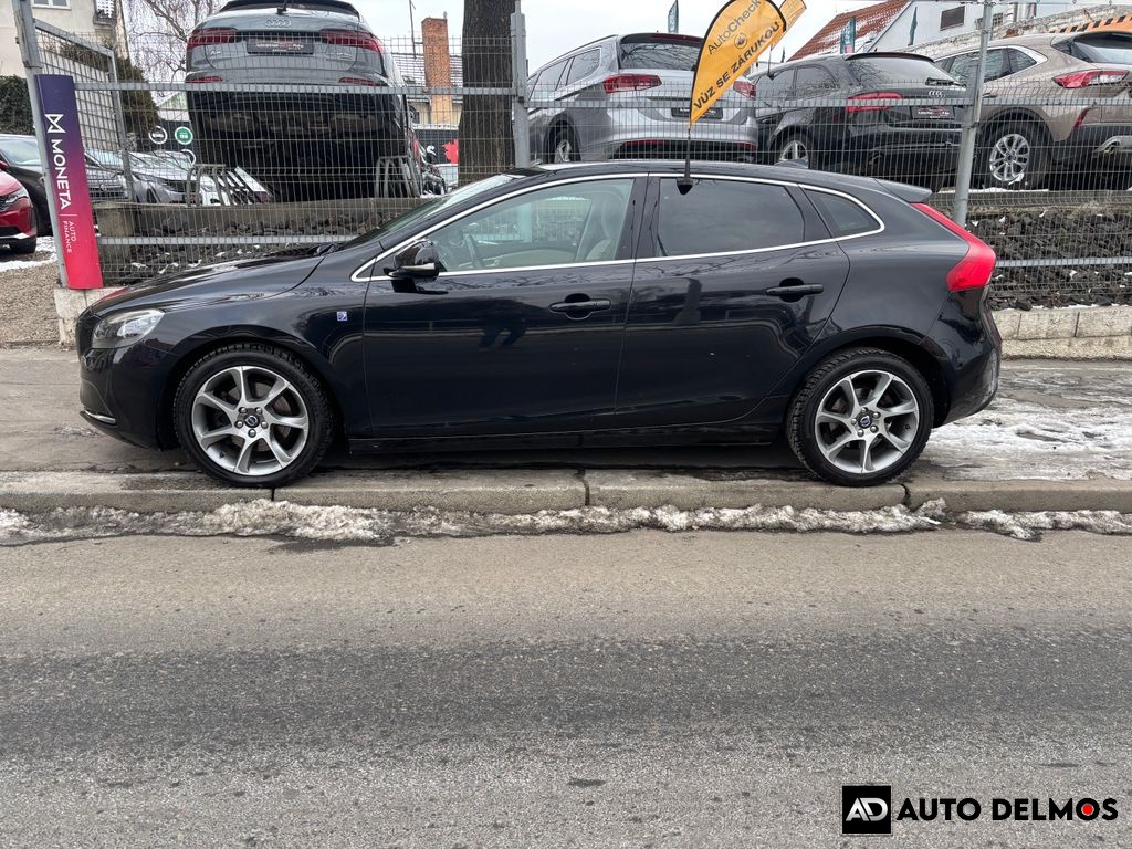Volvo V40 D2/2016/AT