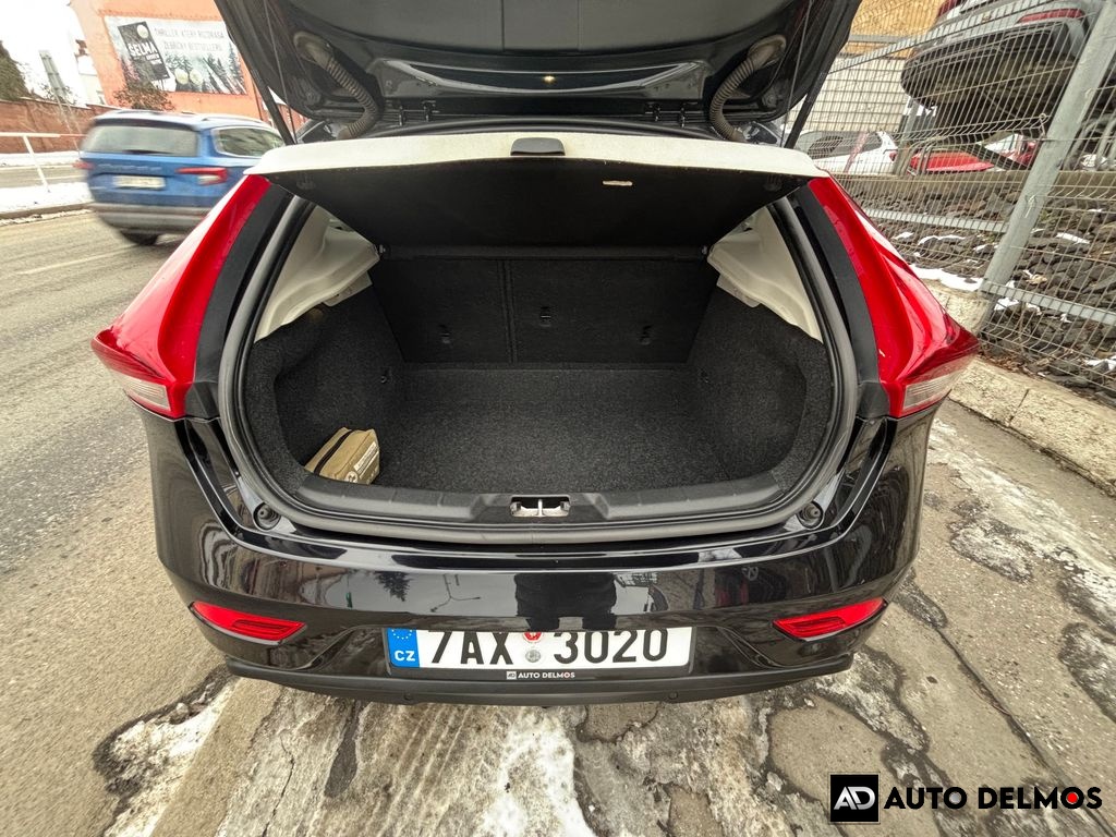 Volvo V40 D2/2016/AT