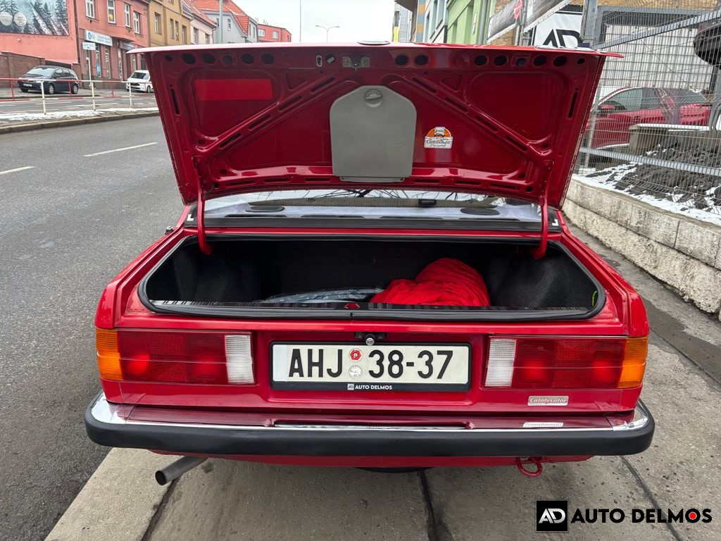 BMW 318 318i/1986/2MAJITEL-GARÁŽ