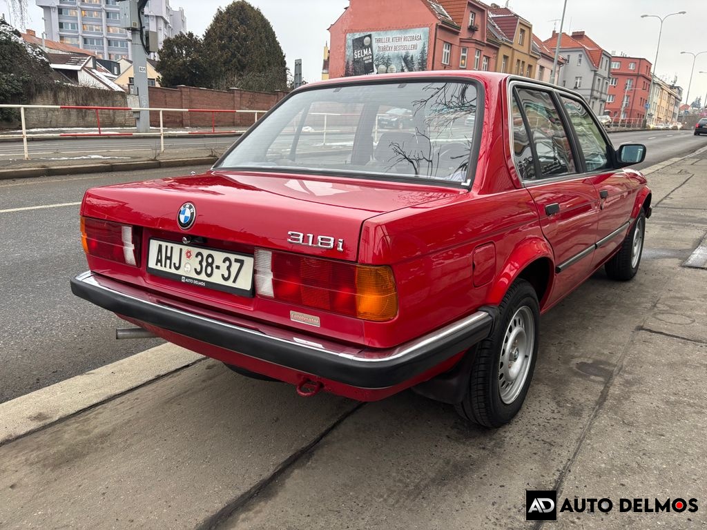 BMW 318 318i/1986/2MAJITEL-GARÁŽ
