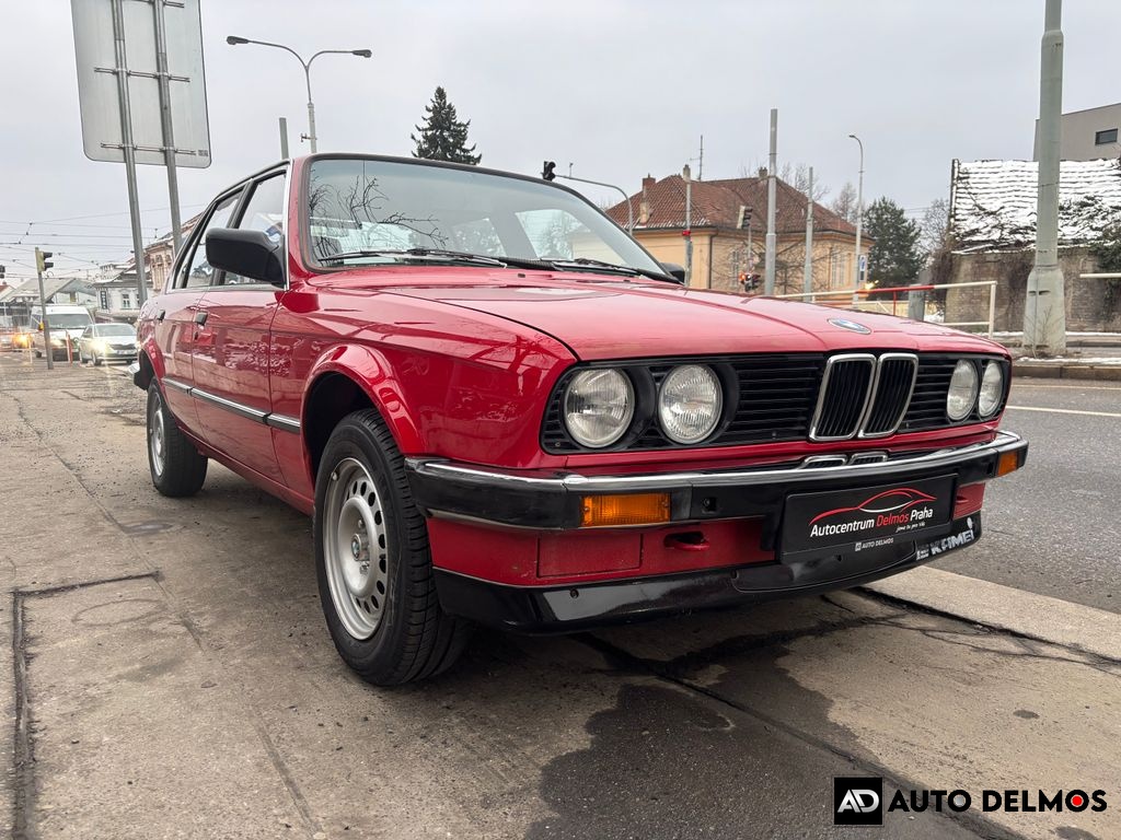 BMW 318 318i/1986/2MAJITEL-GARÁŽ