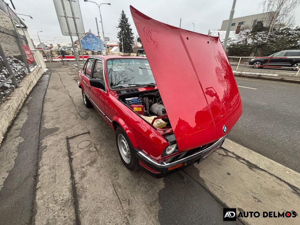 BMW 318 318i/1986/2MAJITEL-GARÁŽ