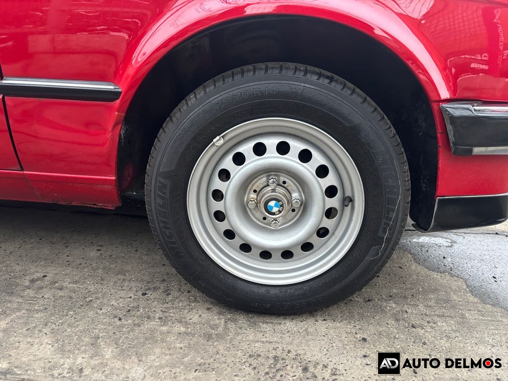 BMW 318 318i/1986/2MAJITEL-GARÁŽ