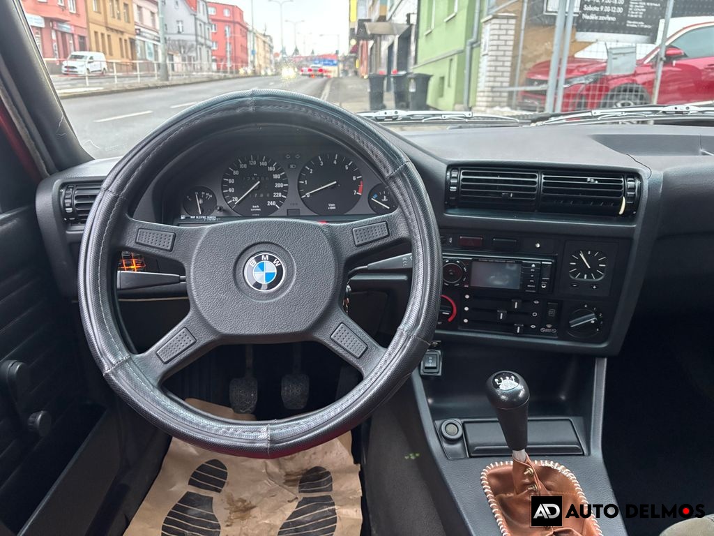 BMW 318 318i/1986/2MAJITEL-GARÁŽ