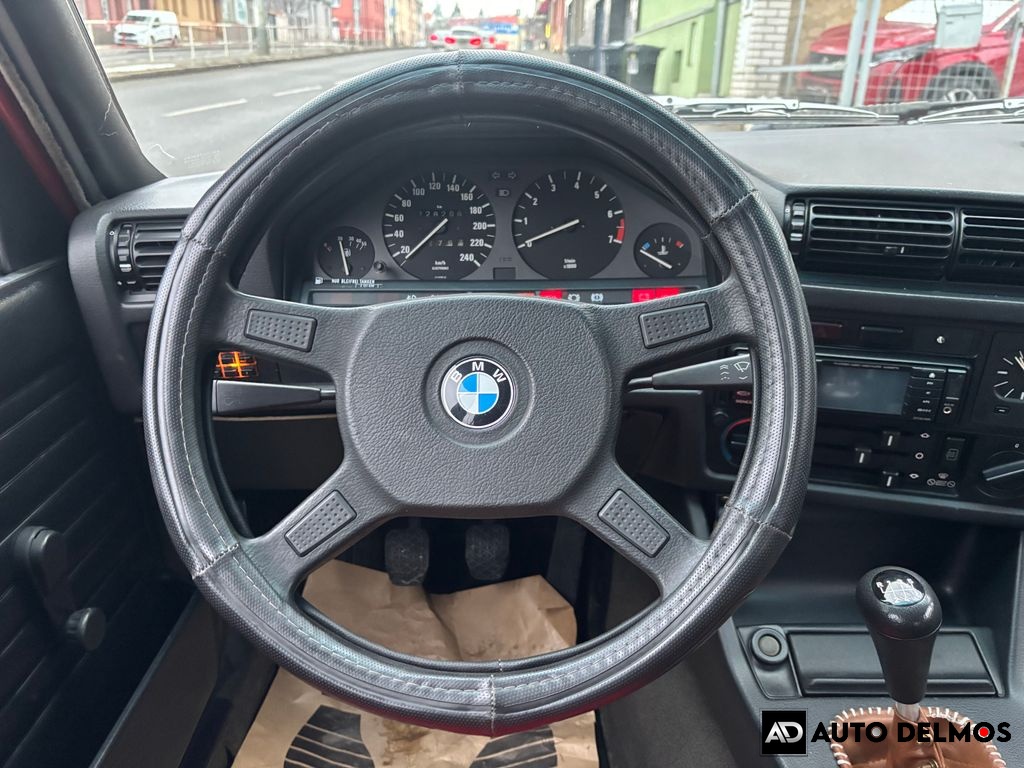 BMW 318 318i/1986/2MAJITEL-GARÁŽ