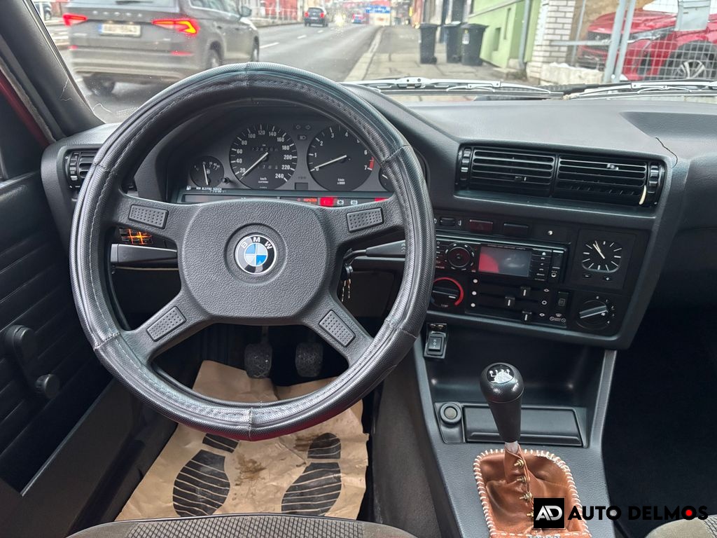 BMW 318 318i/1986/2MAJITEL-GARÁŽ