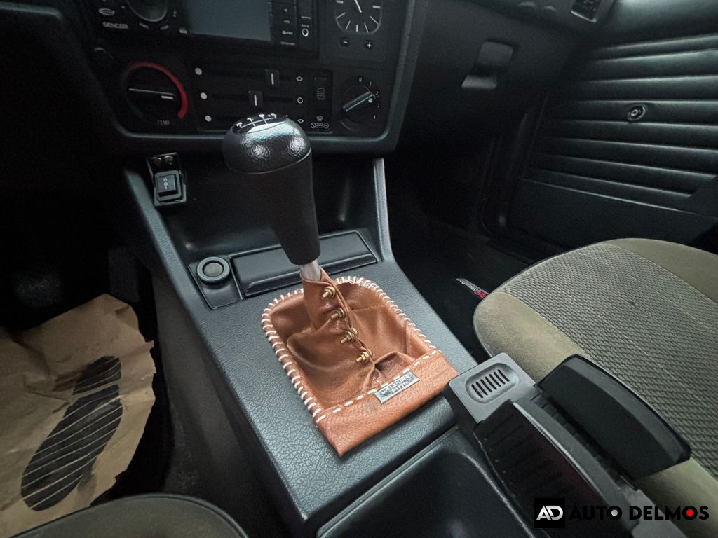 BMW 318 318i/1986/2MAJITEL-GARÁŽ