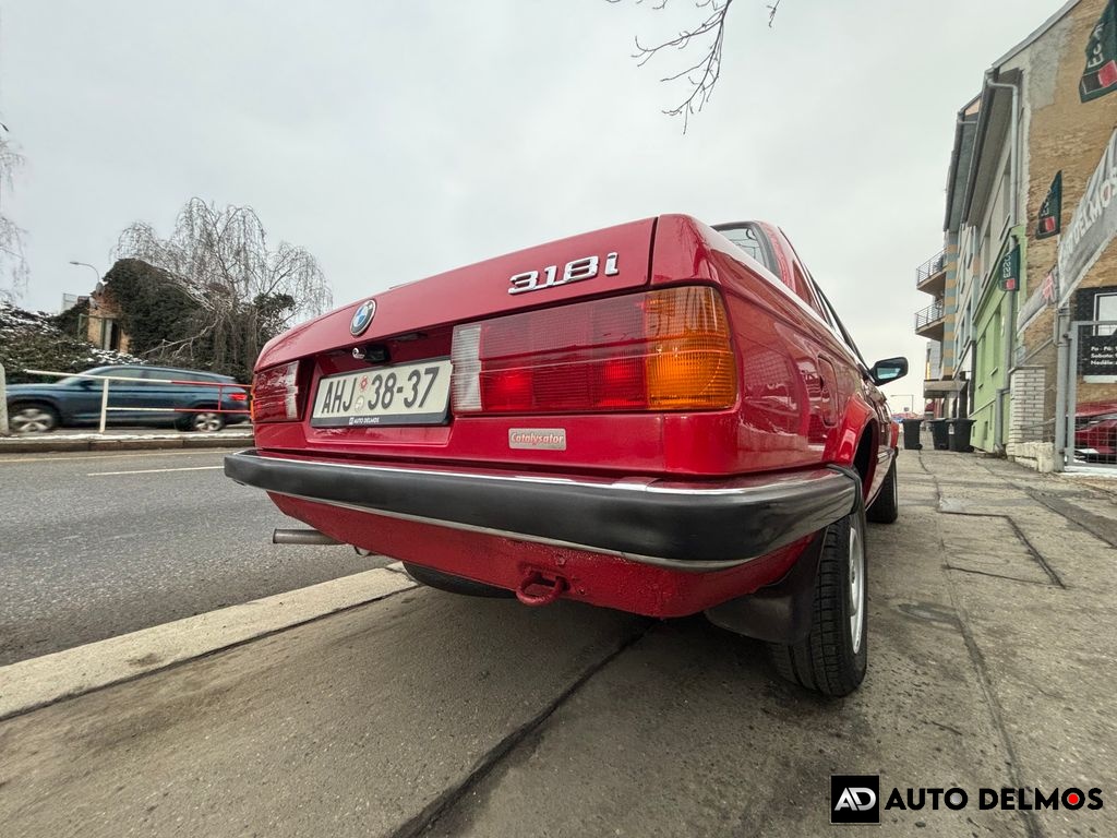 BMW 318 318i/1986/2MAJITEL-GARÁŽ