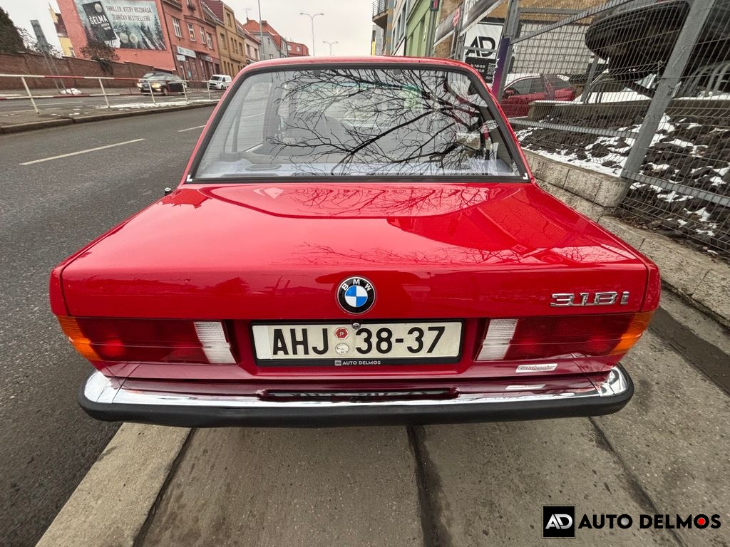 BMW 318 318i/1986/2MAJITEL-GARÁŽ