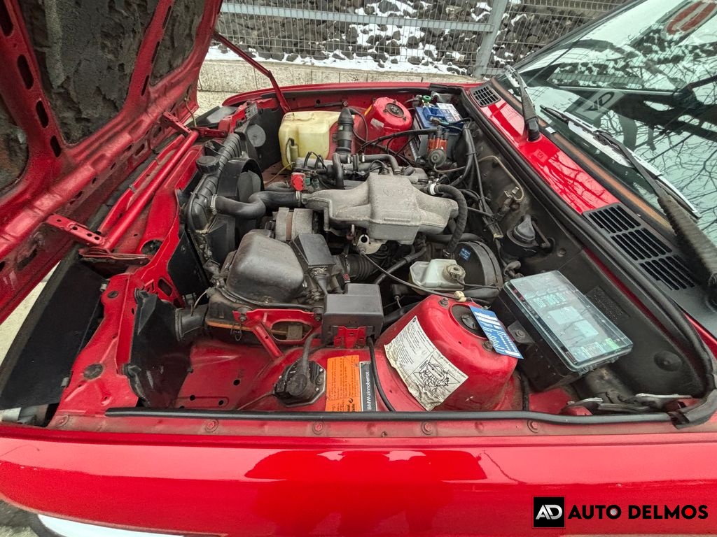BMW 318 318i/1986/2MAJITEL-GARÁŽ
