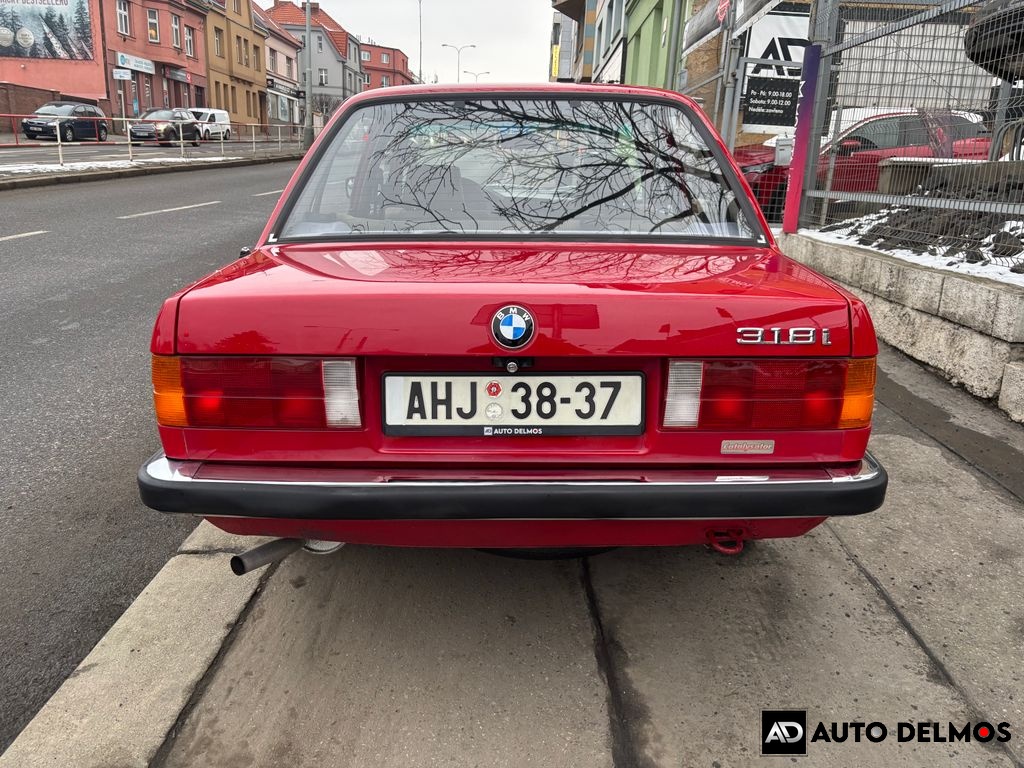 BMW 318 318i/1986/2MAJITEL-GARÁŽ
