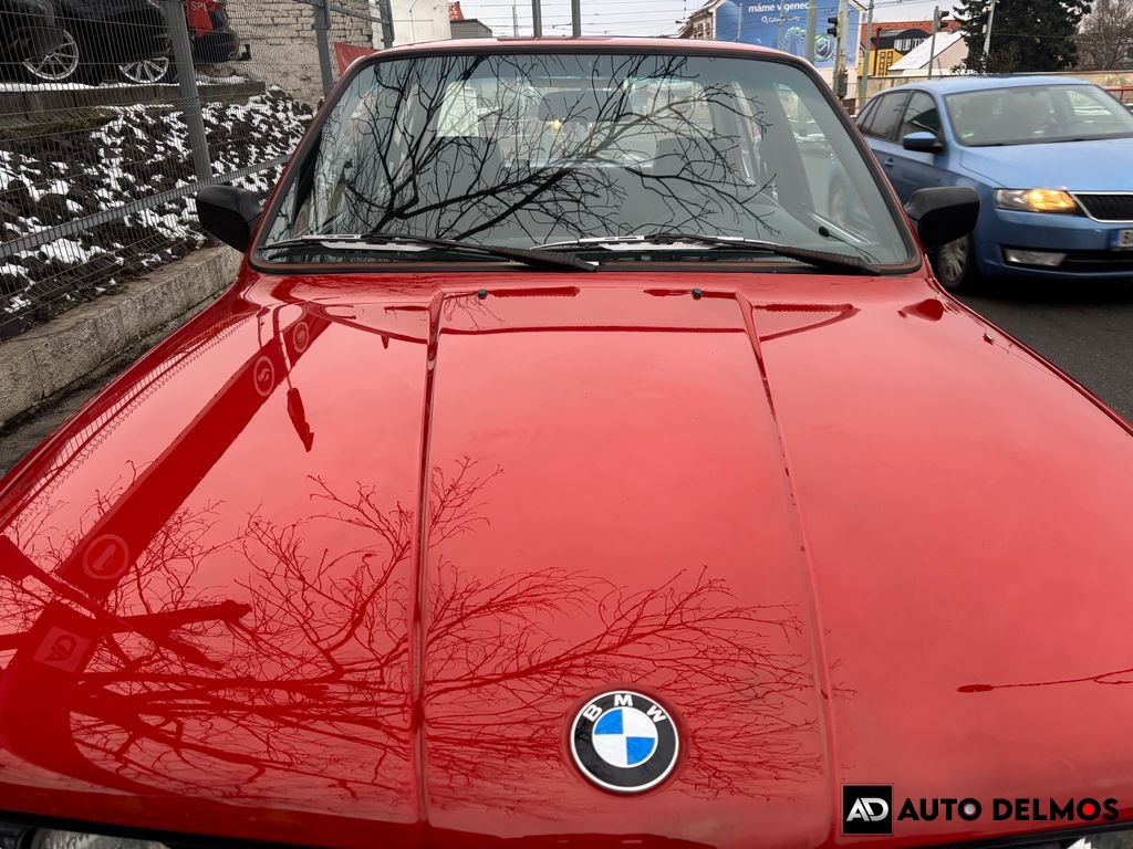 BMW 318 318i/1986/2MAJITEL-GARÁŽ