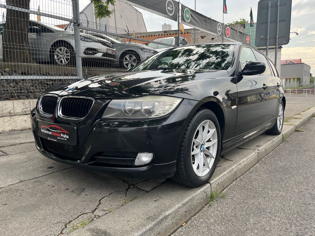 [WBAUX31060A701176] BMW 320 320d/2010/MAN6-2MAJ